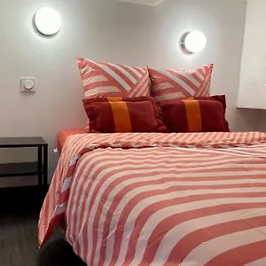 https://red-calmette.fr-provencehotel.com